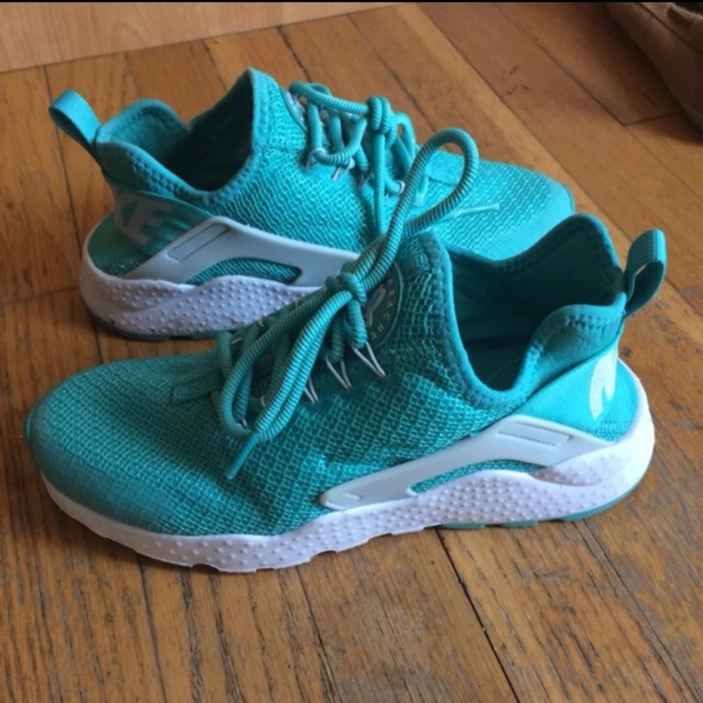 Turquoise Nike Huarache
